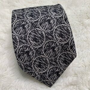 Vintage Giorgio Armani Men’s Geometric Silk Tie